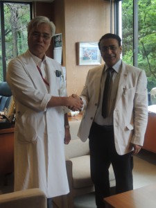 川病院中嶋院長と、インド共和国・アポロ病院ジャスラ医師