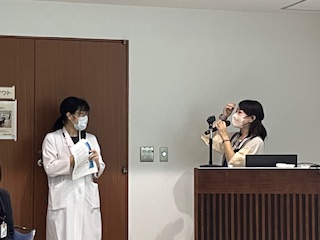 会の様子3