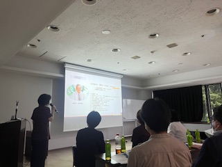 会の様子2