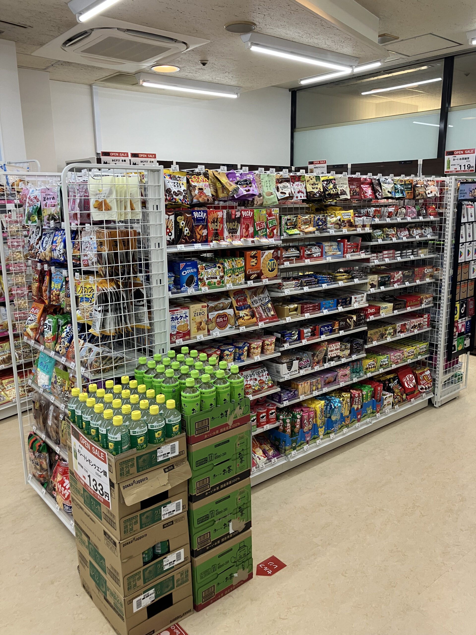 新装オープンした院内コンビニの店内（全体イメージ）